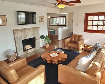 The Belmont Beach Bungalow Pool & Hot Tub! - Long Beach - Stue