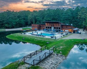 Moonlight Vista - 1br/1 Bunkroom – Wrap-Around Porch - Broken Bow - Gebouw