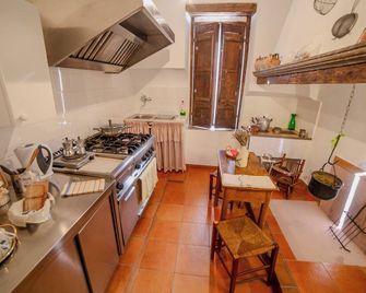 Dimora Storica nel Cuore del Pollino - Morano Calabro - Kitchen