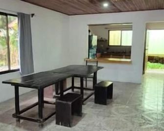 Abacaxi Hostel - Cobano