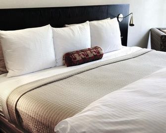 Hôtel Les Jardins du Lac - Отен - Будівля