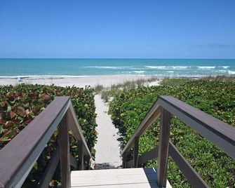 Tuckaway Shores Resort - Indialantic - Beach