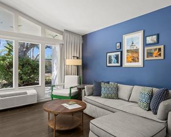 Paradise Point Resort & Spa - San Diego - Living room