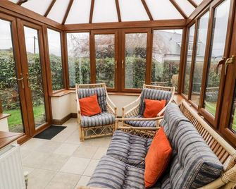 Tremyfron, Family Friendly, With A Garden In Bala - Bala - Wohnzimmer