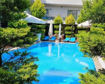 ذا دي هوتل سيزم ريزورت - سسمى - حوض السباحة