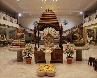 Hotel Sai Palkhi Niwara - שירדי - לובי