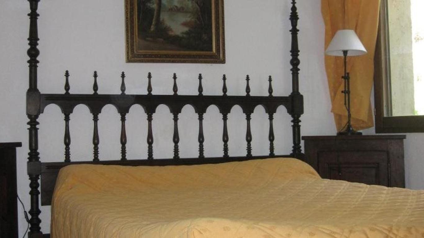 Logis Hotel Le Vieil Amandier