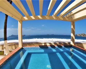 Portozul Hotel Suites & Spa - Manzanillo - Bazén