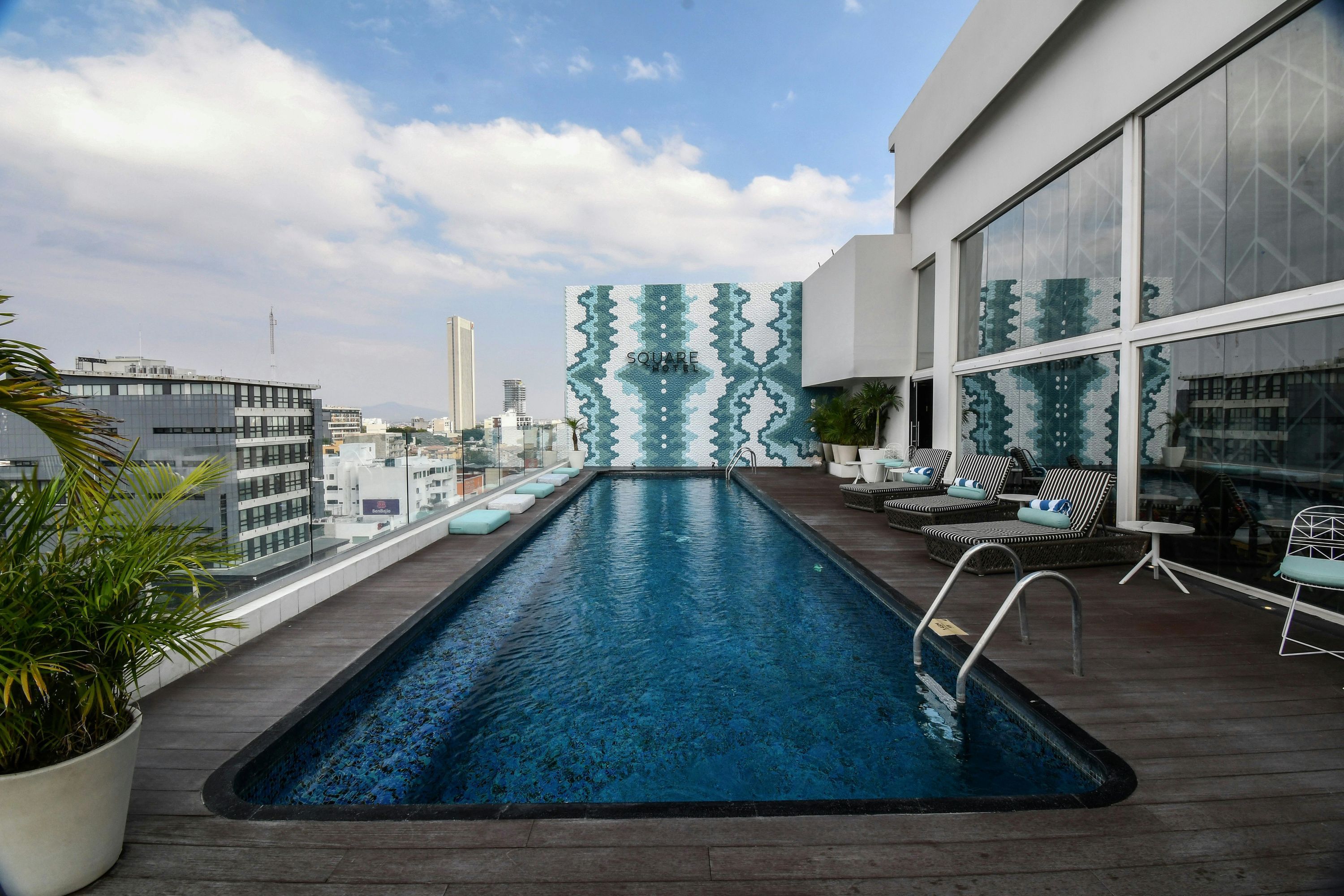 Square Small Luxury Hotel - Nuevo Consulado - גוואדאלחארה - בריכה
