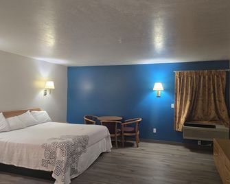 Economy Inn & Suites - Nephi - Hallway