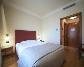 Monica Hotel Fiera - Bareggio - Спальня