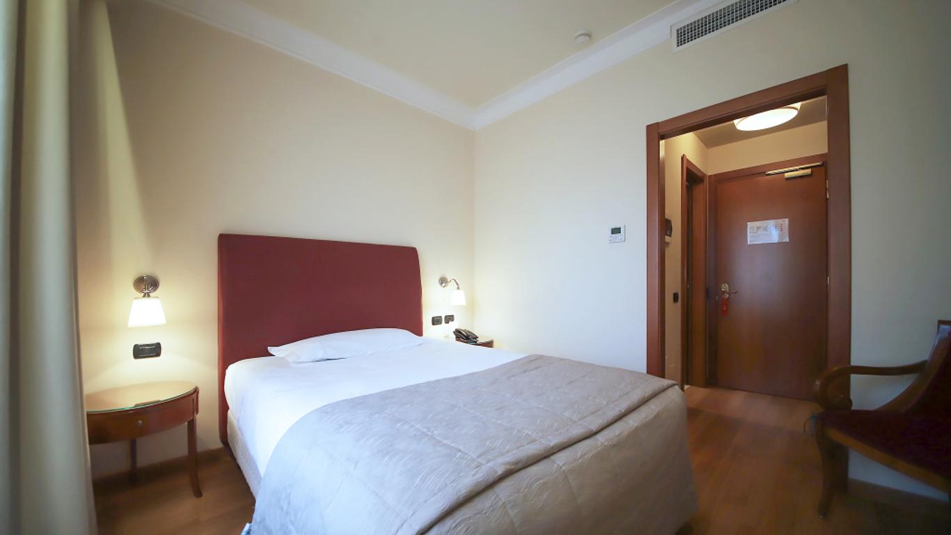 Monica Hotel Fiera