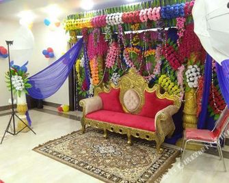 Hotel Sunaina International - Gaya - Lobby