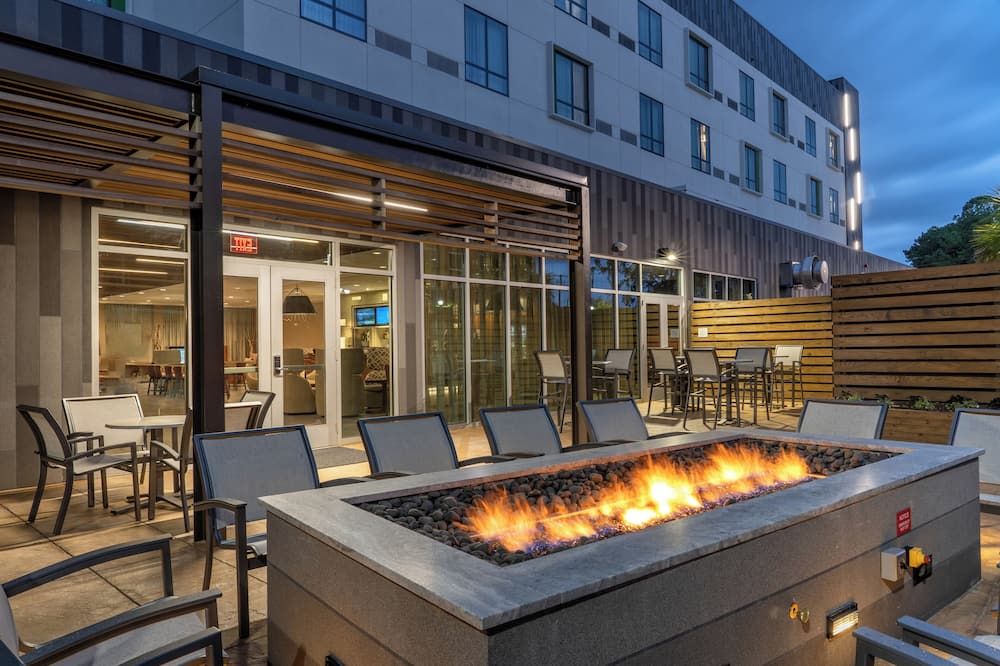 Courtyard by Marriott Charleston-North Charleston - North Charleston - Binnenhof