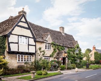 Old Swan - Witney - Building