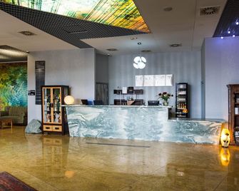 Hotel Lenart - Wieliczka - Front desk