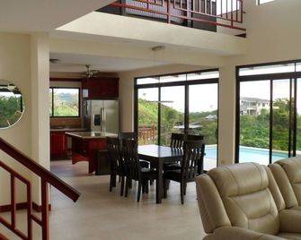 Tranquil area with many beautiful beaches within 20 kms - Ciudad Cortés - Restaurante