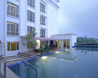 The Sahira Hotel Syariah - Bogor - Pool