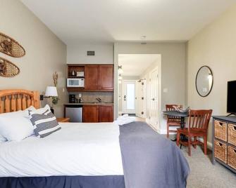 All Season Ski in/out Chalet at Calabogie Peaks - Calabogie - Kamar Tidur