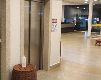 Everest Flat Service - Hotférias - Caldas Novas - Lobby