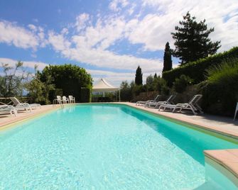 A Poggio Savino - Poggio Savino - Monte San Savino - Piscina