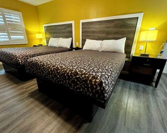 Carmel Wayfarer Inn - כרמל ביי דה סי - חדר שינה