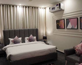 La Maison Islamabad - Islamabad - Habitación