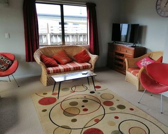 Caths cottage on Mayfair - Whangamata - Huiskamer