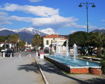 Tea Versilia - Forte dei Marmi - Forte dei Marmi - Basen