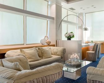 Hotel Lungomare - ריצ'ונה - סלון