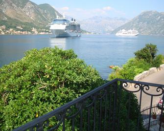 Villa Perla del Mare - Kotor - Balcón