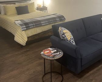 Bennett's Cottage in the Great Smoky Mountains - Bryson City - Living room