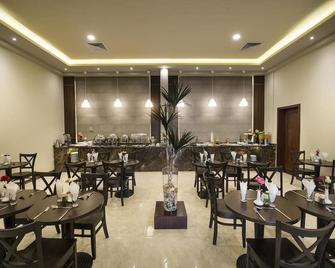 Lily Hotel Suite Mubarraz - Hofuf - Restaurante