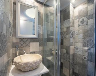 Villa Rose - Thera - Bathroom