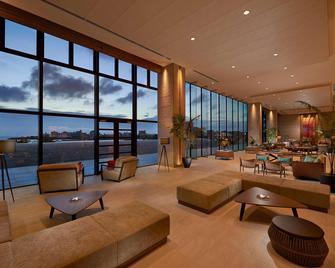 Hilton Okinawa Chatan Resort - Okinawa - Lobby