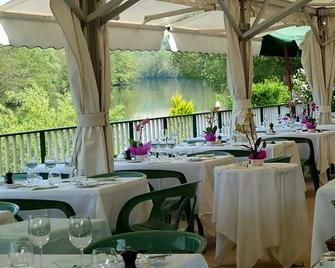 Auberge Les Tilleuls - Escolives-Sainte-Camille - Restaurant