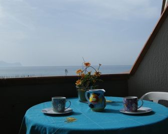 Bosco Mare - Balestrate - Balkon