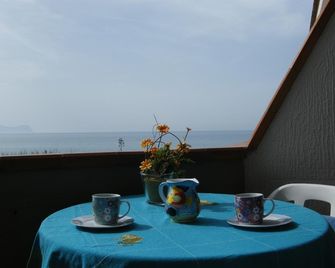 Bosco Mare - Balestrate - Balcón