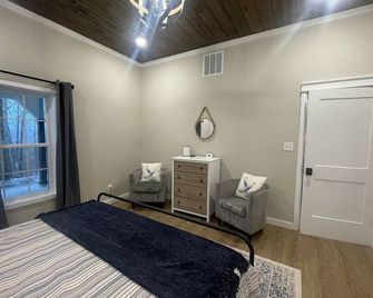 Lakeside Retreat w/seasonal water views & boat ramp, beach, & park within 1 mile - Cadiz - Спальня