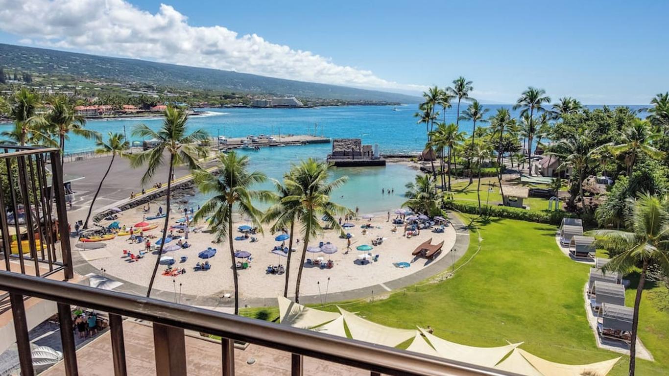 Courtyard by Marriott King Kamehameha's Kona Beach Hotel