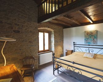 Historic Sillico Relais Hot Tub, Sauna e Charme - Gallicano - Bedroom