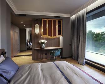 Room 12 - Bucarest - Habitación