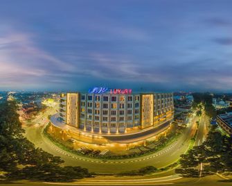 Bw Luxury Jambi - Jambi - Gebäude