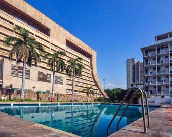 New Delhi Ymca Tourist Hostel - Neu-Delhi - Pool