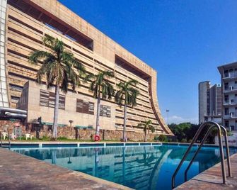New Delhi Ymca Tourist Hostel - New Delhi - Pool