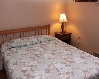 The Villager Motel - Ogunquit - Bedroom