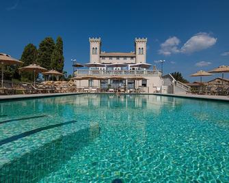 Castello Bonaria Wine & Spa Resort - Campiglia Marittima - Pool