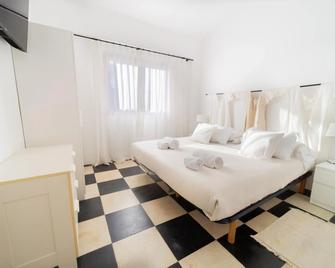 Ca Sa Padrina d`Arta-Turiso de interior - Artà - Habitación