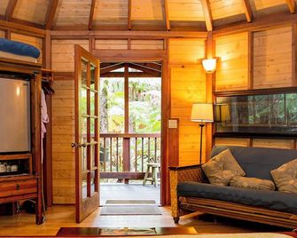 Private Rainforest Retreat in Volcano Village - Volcano - Vardagsrum