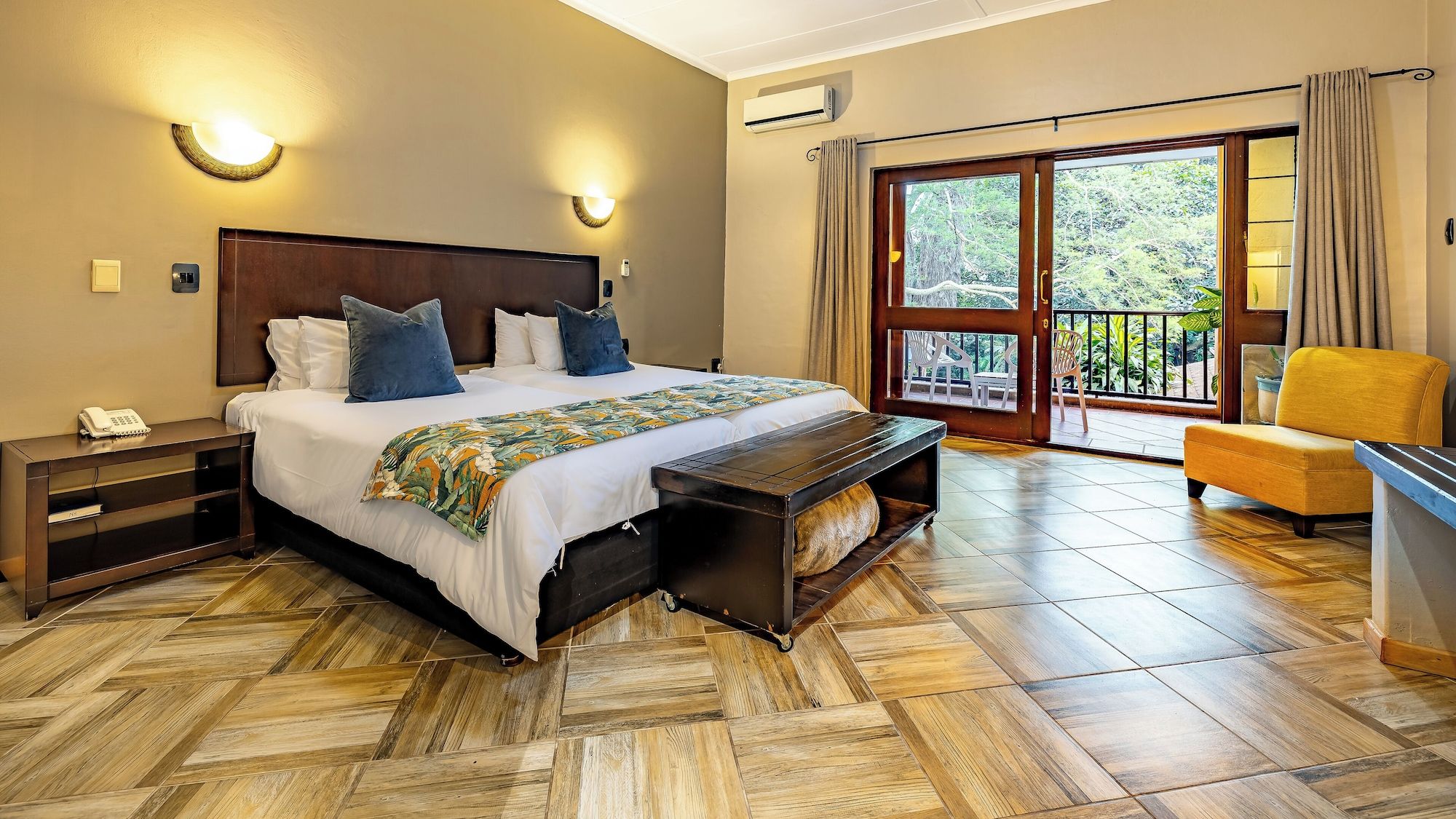 Hotel Numbi and Garden Suites - הייזיוויו - חדר שינה